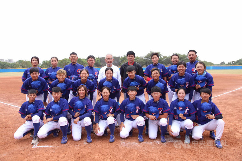 109年全國女子棒球錦標賽9月將開打,頂新和德接棒未來女棒隊今年目標不僅是蟬聯冠軍,也盼11月能前進墨西哥,奪下世界盃金牌。(頂新和德文教基金會提供)中央社記者楊啟芳傳真 109年7月23日