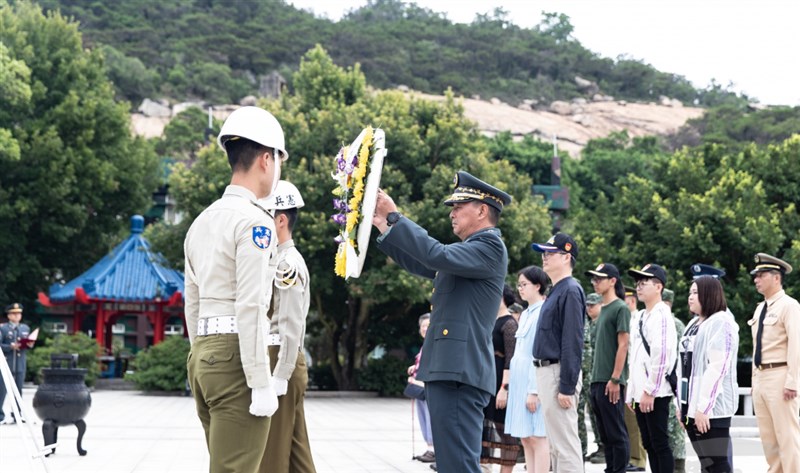 今年是大二膽戰役70週年,陸軍司令部25日在金門大膽島舉行紀念典禮。(軍聞社提供)