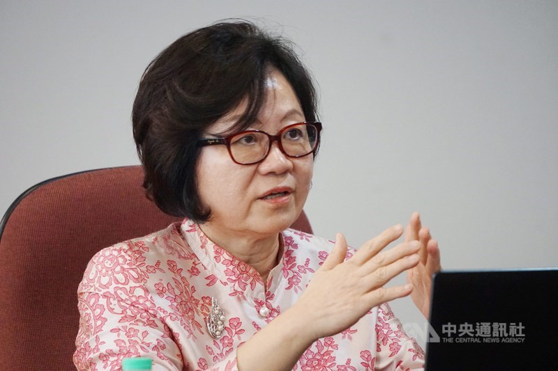 公視因籌設國際頻道引發爭議,3名高層主管請辭,公廣集團董事長陳郁秀(圖)與公視總經理曹文傑、執行副總經理謝翠玉,27日聯名發出給內部員工的公開信。信中表示,曹謝2人任職到31日止,並強調「他們只有責任、沒有戀棧。」(中央社檔案照片)