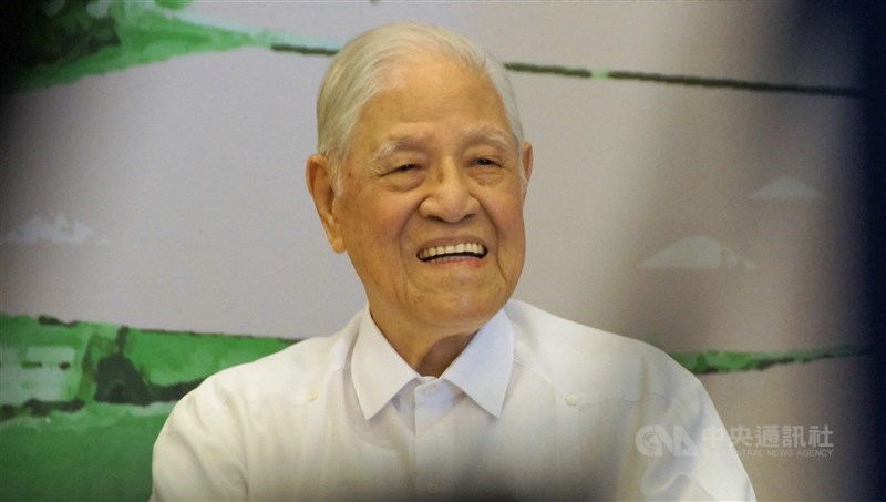 網路傳出前總統李登輝病逝消息,北榮院方29日澄清,李登輝仍在醫院治療中。(中央社檔案照片)