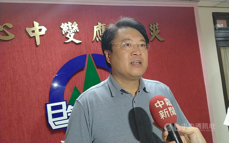颱風哈格比逼近,基隆市政府2日下午6時召開災害準備會議,市長林右昌(圖)表示,對於任何可能造成的災害,市府都會提高警覺,做最好的防護工作。中央社記者王朝鈺攝 109年8月2日