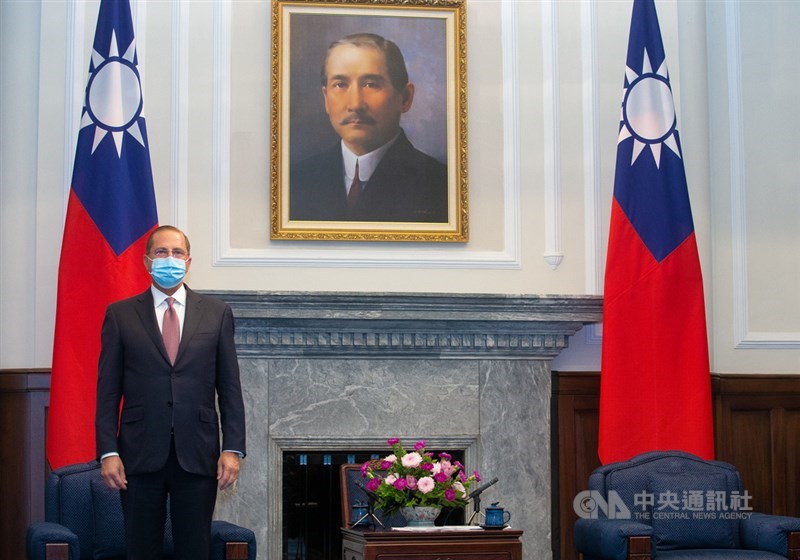 美國衛生部長艾薩(Alex Azar)(圖)9日率團抵台,10日上午前往總統府晉見總統蔡英文。中央社記者謝佳璋攝 109年8月10日