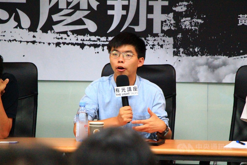 香港眾志前秘書長黃之鋒投書紐約時報,指港人即使面對壓迫,仍會以創意方式展現團結與反抗力量。(中央社檔案照片)