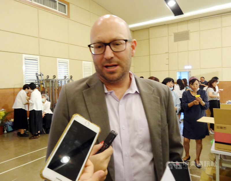 農委會14日舉行「台灣有機農產品首邁國際市場」記者會,美國在台協會(AIT)農業組組長彭禮(Mark Petry)出席。中央社記者楊淑閔攝 109年8月14日