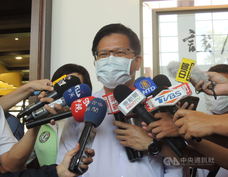 前時代力量主席徐永明是否向交通部長林佳龍借貸300萬元現金引發議論，林佳龍（圖）14日表示，應尊重司法偵辦，不要做政治上的揣測。中央社記者郝雪卿攝　109年8月14日