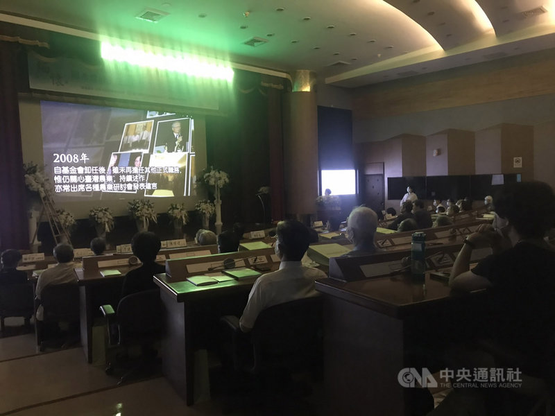前農委會主委陳希煌5月18日辭世,農委會18日舉辦紀念追思會。陳希煌一生在學術、公務皆有深遠影響,作育英才無數,並奠定台灣農業發展基礎。中央社記者楊淑閔攝 109年8月18日