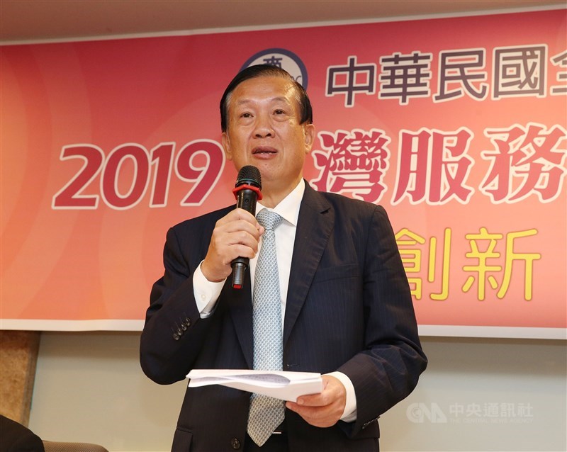 基本工資調漲拍板定案,全國商業總會理事長賴正鎰表示,原先企業希望不要調整基本工資,但最終的結果依然調漲,只能含淚接受。(中央社檔案照片)