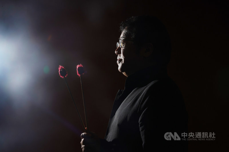 擊樂名家朱宗慶接受中央社專訪時表示,對他來說,得獎不代表到了巔峰,「自我期許,這個高度是我繼續再登高、再超越的基本能力。」中央社記者徐肇昌攝 109年8月20日