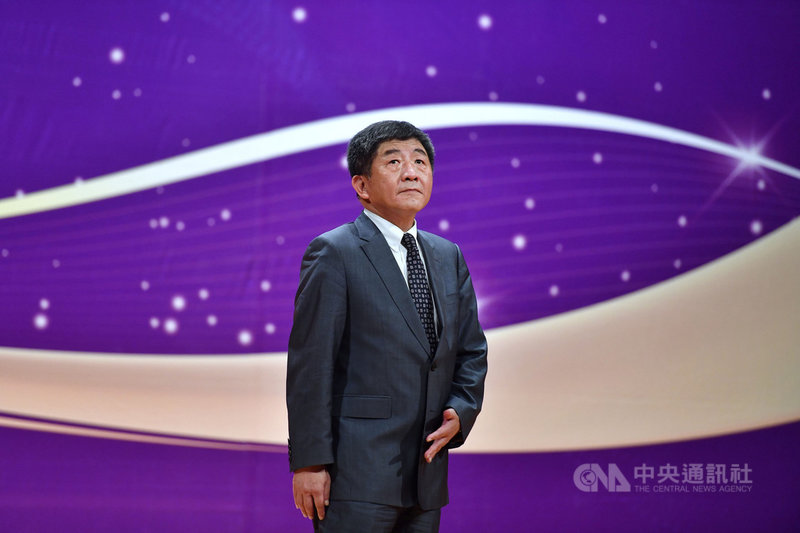 衛福部長陳時中20日下午在台北出席「護理人員COVID-19防疫感恩大會」，陳時中致詞慰勉護理人員後眼神望著遠方。中央社記者王飛華攝　109年8月20日