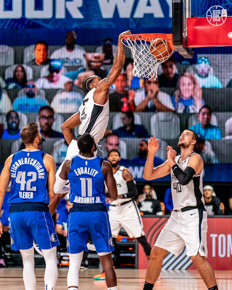 NBA洛杉磯快艇26日火力噴發，終場154比111大勝達拉斯獨行俠。（圖取自facebook.com/LAClippers）