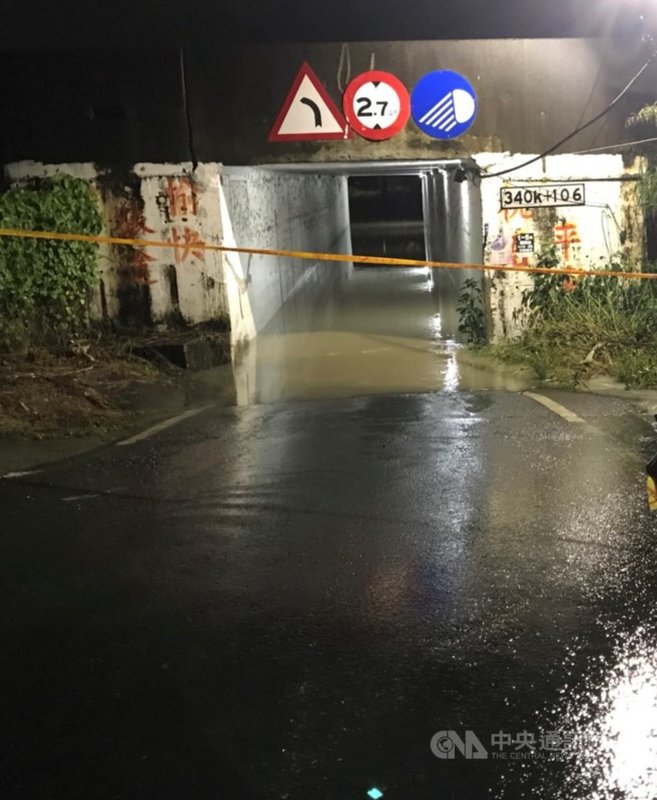 南台灣豪雨特報高雄落雷停電9處水位警戒 生活 重點新聞 中央社cna