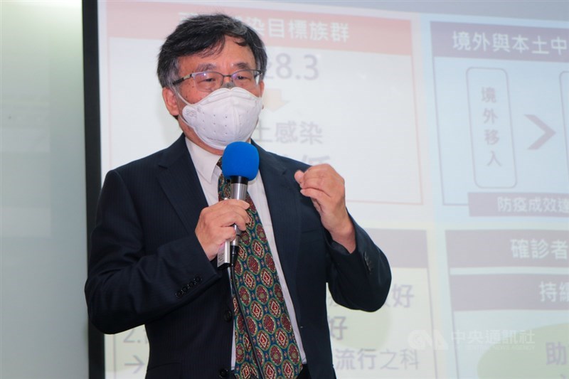 台大公衛學院教授陳秀熙(圖)27日表示,彰化武漢肺炎抗體研究有送國內外同儕審查,有4人已回覆並給予肯定。研究證明高風險者陽性率極低,也證實國內防疫成效。中央社實習記者賴昀岫攝 109年8月27日