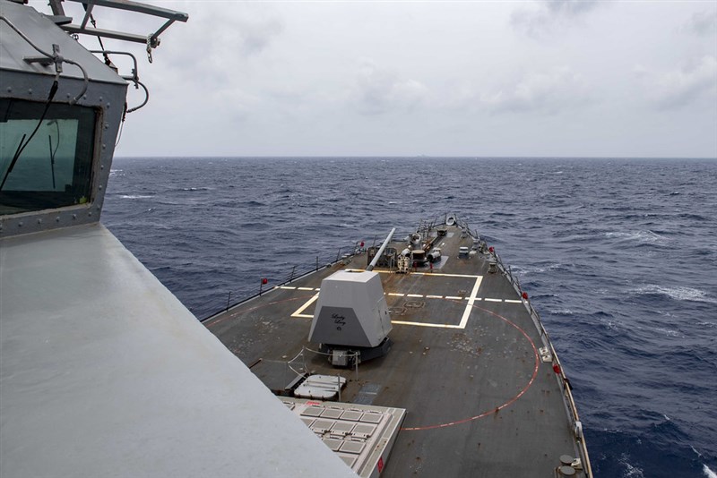 中國26日向南海發射中程彈道飛彈後,據通報,美國海軍馬斯廷號飛彈驅逐艦27日即駛入中國聲稱的「西沙領海」,執行「航行自由任務」。(圖取自美國太平洋艦隊網頁cpf.navy.mil)