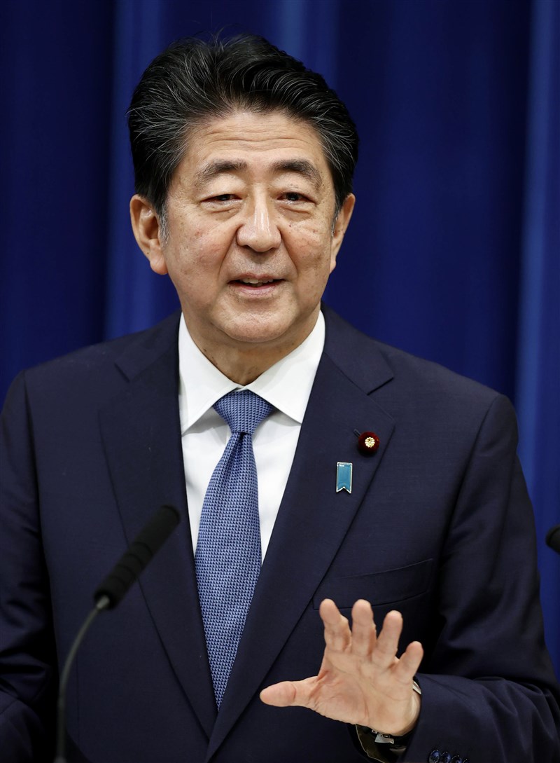 日本首相安倍晉三31日在推特發文感謝台灣朋友們的溫馨慰問,盼日台合作交流深化。(共同社)