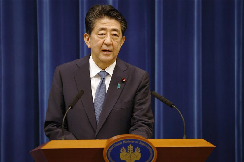 日本首相安倍晉三28日召開記者會表達請辭首相。(共同社)
