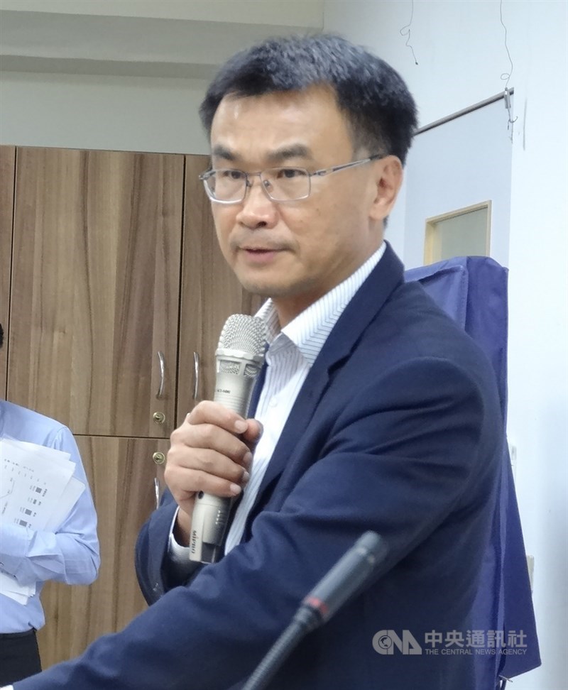 政府公布含萊克多巴胺美豬美牛鬆綁政策,農委會主委陳吉仲29日表示,除將設置新台幣百億養豬產業基金,還會祭出6大措施,讓國內毛豬拍賣價在生產成本以上。(中央社檔案照片)