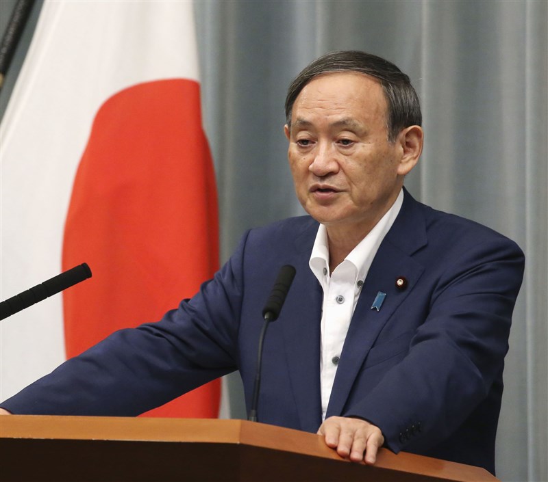 日本執政黨自民黨正研究總裁選舉方式與期程,目前未歸屬任何派系的內閣官房長官菅義偉,被傳出一旦出馬,將成有機會勝選的候選人。(共同社)