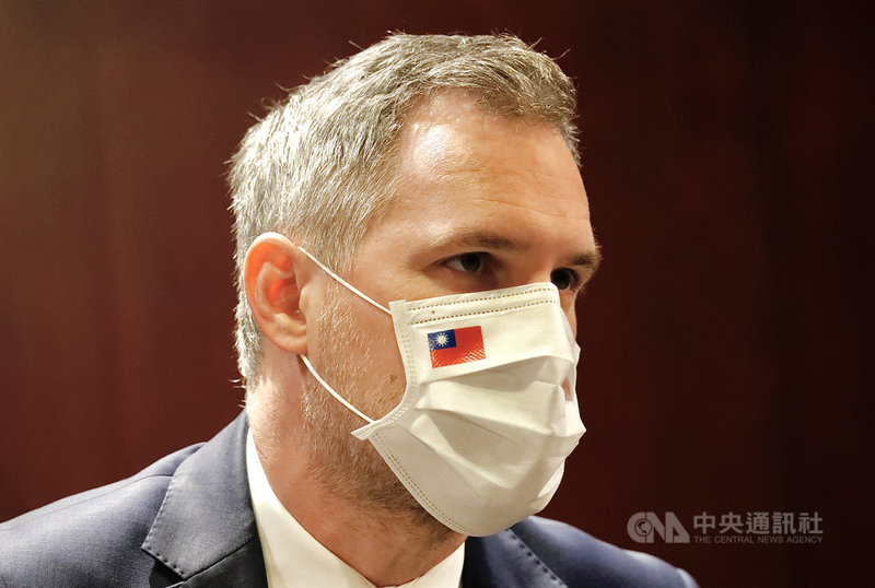 繼捷克參議院議長維特齊(Miloš Vystrčil)1日在立法院以中文表示「我是台灣人」後,捷克首都布拉格市長賀瑞普(Zdeněk Hřib)(圖)4日在媒體見面會也說:「我是台北市民,不僅是宣言,還是事實。」中央社實習記者曾守一 109年9月4日