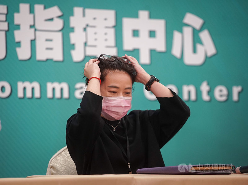 政府放寬美牛美豬進口，台北市長柯文哲說，美豬最後是窮人買。台北市副市長黃珊珊（圖）7日受訪表示，柯文哲不是在談階級或貧富問題；美豬成本低，可能混充外食，因混充價格偏低，容易讓基層民眾吃到，大家都避不了，「誰都可能吃到，不只窮人」。中央社記者裴禛攝  109年9月7日