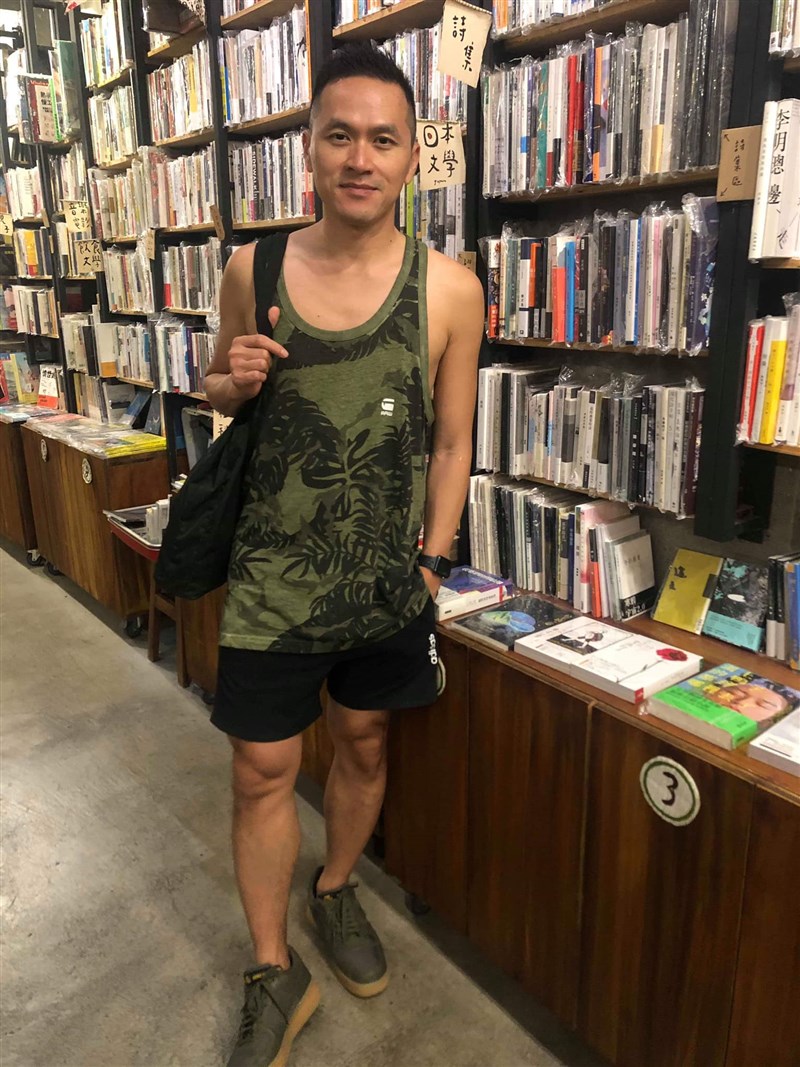 獲第44屆金鼎獎圖書類文學圖書獎的作家陳思宏,作品「鬼地方」書寫家鄉彰化縣永靖鄉以及他所旅居的德國柏林。(圖取自facebook.com/kevinchen9)