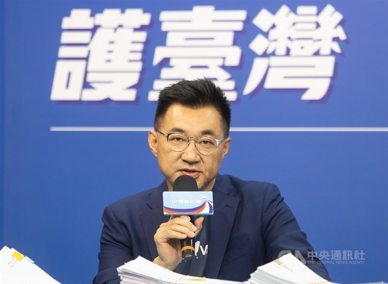 國民黨不滿求和說,14日宣布不以政黨形式參加海峽論壇,黨主席江啟臣在臉書表示,始終堅持在對等、尊嚴的前提下與對岸持續互動交流,他絕不會讓國家、政黨受到任何侮辱。(中央社檔案照片)
