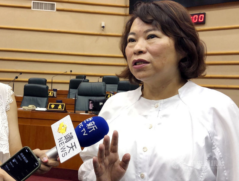 嘉義市政府提出嘉義市食安自治條例修正草案，堅持豬肉瘦肉精零檢出，草案16日經市議會三讀通過，並增列包含美牛。嘉義市長黃敏惠（圖）受訪指出，這項修正草案是為了民眾健康及食安把關，感謝議會支持民意。中央社記者黃國芳攝　109年9月16日