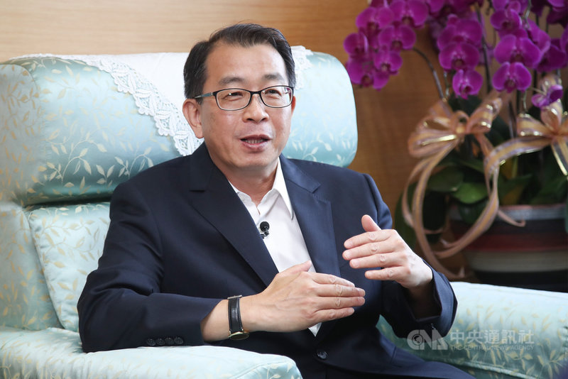 體育署長張少熙透露,未來會加強選手的營外教育,畢竟就算選手在國訓中心裡被保護得很好,若放假出去後吃了來源不明的食物,他們也無法掌控,因此只能加強宣導,選手須對自己吃下去的東西負責,也要了解食物的來源與產地,把風險降到最低。中央社記者張新偉攝 109年9月22日