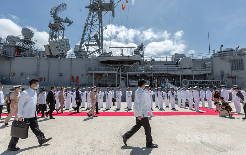 總統蔡英文22日前往澎湖慰勉海軍146艦隊,期勉海軍弟兄姊妹持續保持高昂士氣,上下一心,捍衛海疆。(總統府提供)中央社記者游凱翔傳真 109年9月22日