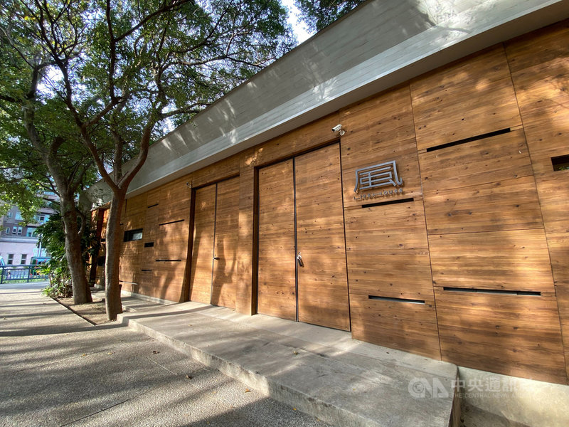 位於新竹公園的「風Live House」為2020台灣設計展場館之一,以「超連結Hyper Link」為題,主打「互動科技」,創造虛擬世界連結現實。中央社記者魯鋼駿攝 109年9月27日