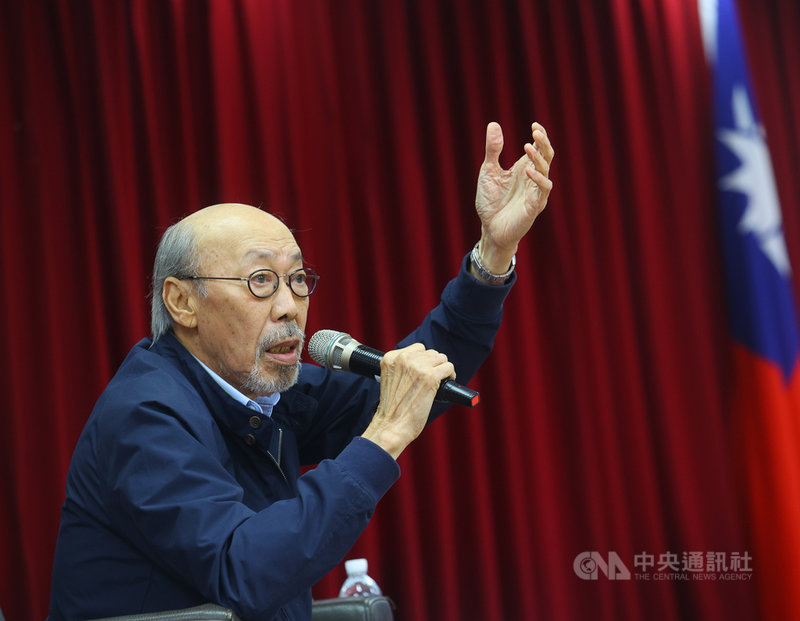資深影星馮淬帆30日應邀到國民黨中央黨部，出席國民黨首場國際民主沙龍活動，分享自己對中華民國、台灣及香港的看法。中央社記者謝佳璋攝　109年9月30日