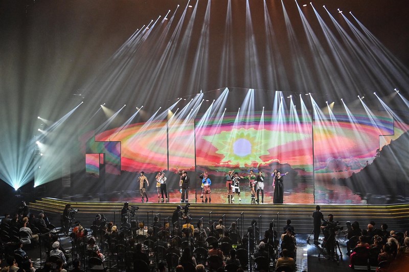 金曲獎3日圓滿落幕,總統在臉書分享典禮畫面,並表示在多元的台灣,「我們的自由,能夠創作出各式各樣的曲風,我們的民主,也讓我們學會尊重,去欣賞不同的音樂、去理解不同的文化」。(圖取自facebook.com/tsaiingwen)