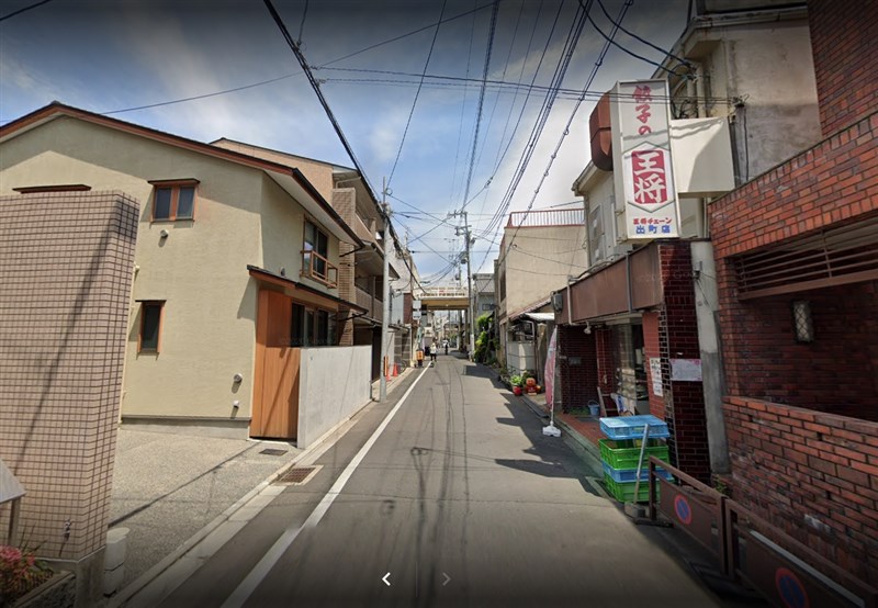 日本知名煎餃連鎖店「餃子的王將」京都出町店，讓付不出餐費的學生可洗碗30分鐘交換吃一餐，至今免費提供3萬餐。（圖取自Google地圖網頁google.com/maps）