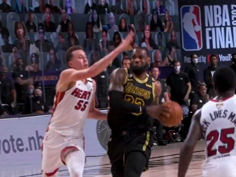 美國職籃NBA公布總冠軍賽第5戰裁判報告,針對比賽最後2分鐘內的吹判進行檢討,其中有2次漏判都對洛杉磯湖人不利。(圖取自instagram.com/lakers)