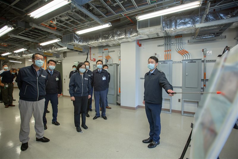 樂山雷達站部署美國「鋪路爪」遠程預警雷達,是國軍重要的偵蒐系統之一。(圖取自總統府Flickr網頁,作者 Wang Yu Ching ,CC BY 2.0)