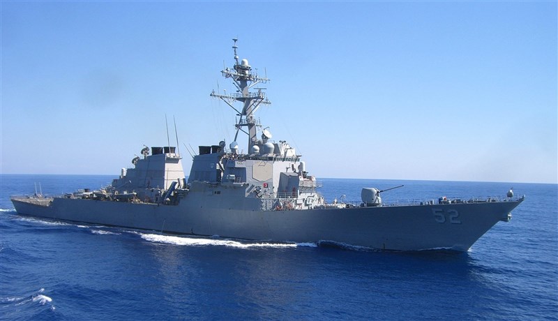 美軍驅逐艦貝瑞號(USS Barry)繼10月14日後,21日再度通過台灣海峽,這也是美艦2020年第11次通過台海。(圖取自facebook.com/DDG52)