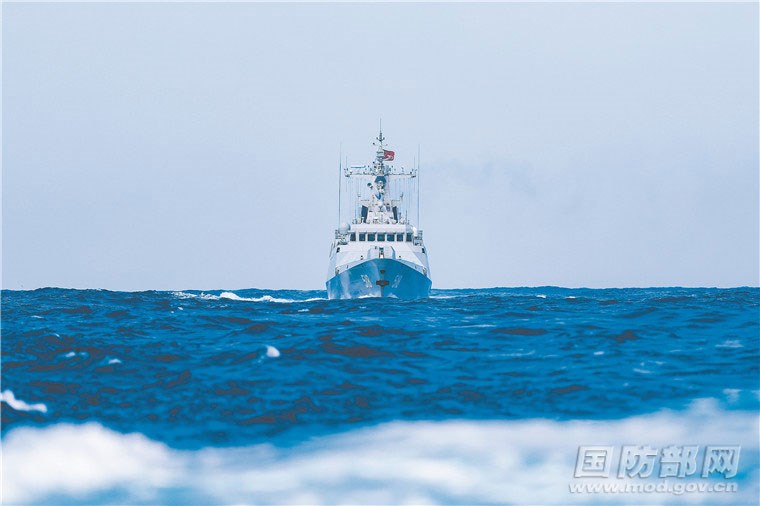 解放軍東部戰區海軍3艘軍艦18日通過台灣東部海域,並在當天晚間脫離中華民國海軍監控。圖為中共解放軍東部戰區艦艇。(圖取自中國國防部網頁mod.gov.cn)