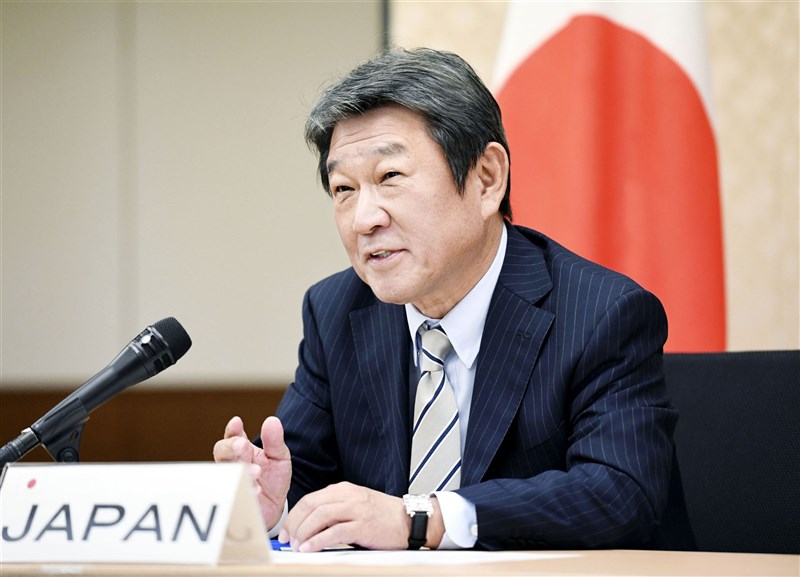 日本外相茂木敏充(圖)6日與美國國務卿蓬佩奧在東京會談時,蓬佩奧提到「乾淨網路」計畫。茂木表示,對於新一代的5G事業通訊標準將與美國進行協調,但日方在交涉過程中表示,無法參加排除特定國家的架構。(共同社)