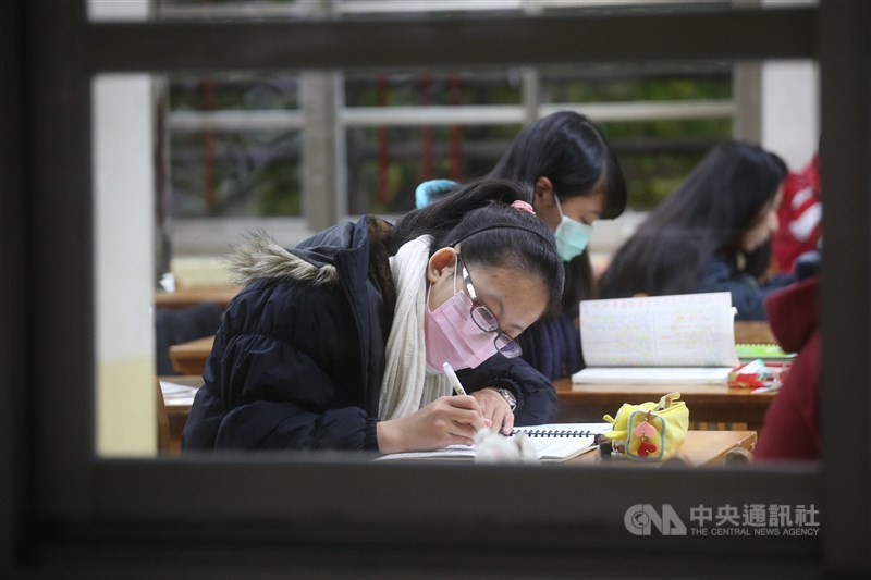 110學年度高中英語聽力測驗第二次考試訂於12日舉行,試場分配表7日公布,考生可先上網查詢,考前不開放查看試場。(中央社檔案照片)