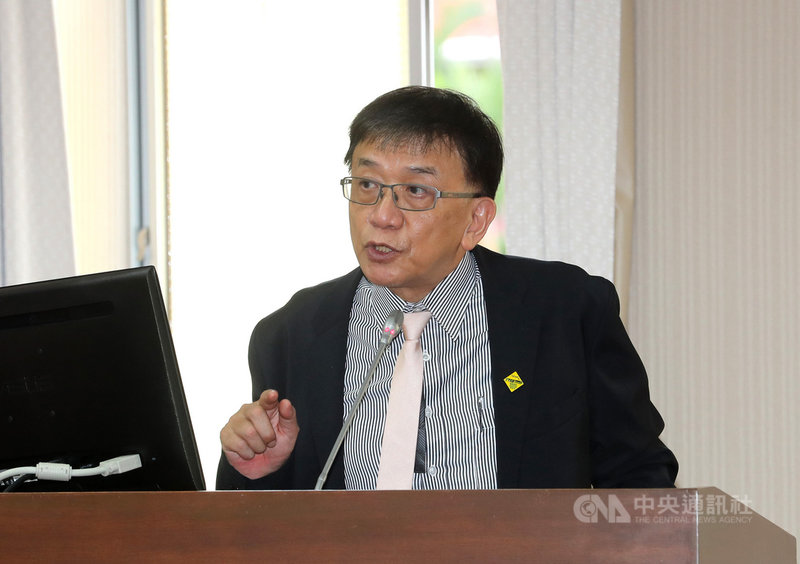 立法院交通委員會21日審查110年度中央政府總預算案關於國家運輸安全調查委員會單位預算,運安會主委楊宏智列席報告並備詢。中央社記者張皓安攝 109年10月21日
