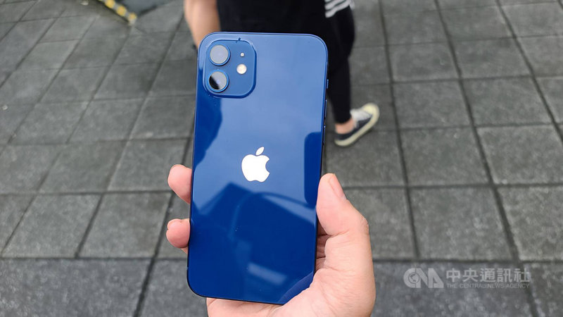 Iphone 12垃圾桶藍 海水藍 果粉評價不一 生活 中央社cna