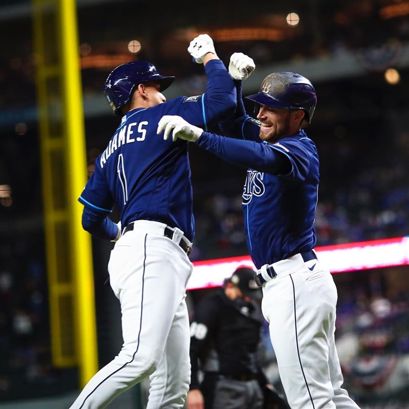 MLB光芒24日擊敗道奇,兩隊在世界大賽2比2戰平。(圖取自instagram.com/raysbaseball)