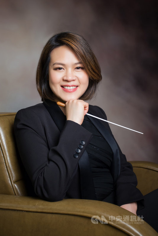 40歲旅美指揮家戴宇音(Julia Tai)獲選為密蘇拉交響樂團及合唱團音樂總監,預計11月1日上任,她說,未來主力會在密蘇拉交響樂團持續耕耘,繼續朝下個音樂生涯邁進。(Jonathan Qualben拍攝,戴宇音提供)中央社記者趙靜瑜傳真 109年10月25日
