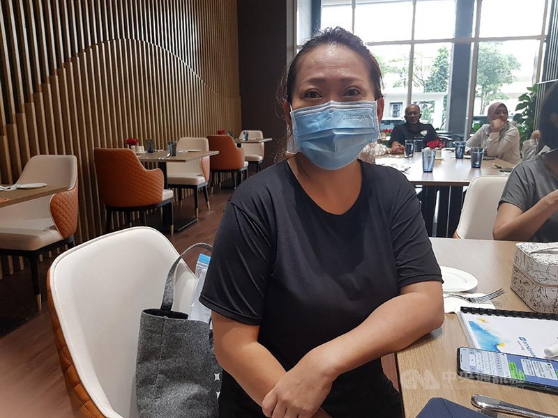 鍾母在吉隆坡近郊雪蘭莪州巴生市的旅館接受中央社記者訪問,提及愛女生活的點點滴滴。中央社記者孫天美巴生攝 109年10月31日