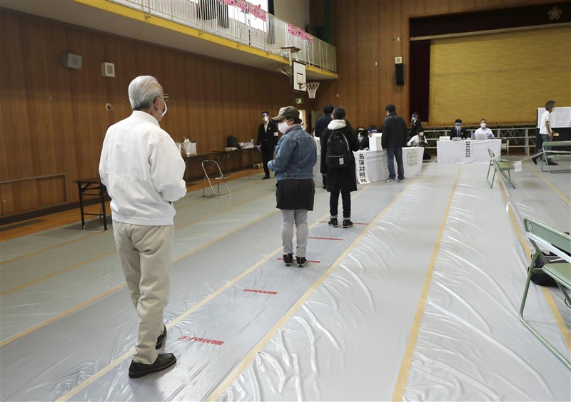 大阪市1日舉行大阪都構想公投,投票率62.53%。(共同社)