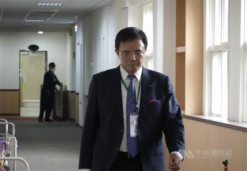 大法官3日就性侵害犯強制治療釋憲案召開言詞辯論庭,法務部次長蔡碧仲指出,性侵犯造成的危險不能抽象討論,要關到確定不會傷害別人才放出來。中央社記者林長順攝 109年11月3日