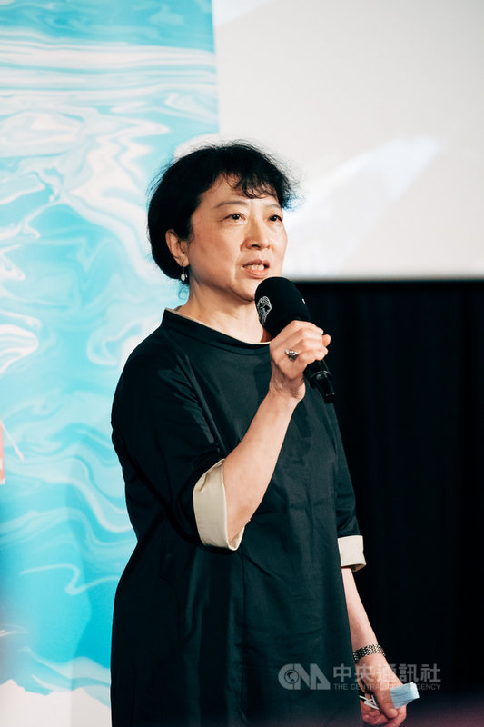 作家朱天文(圖)7日出席2020金馬影展活動時,駁斥外傳導演侯孝賢罹患帕金森氏症一說,澄清侯孝賢並非罹病,而是老年記憶力衰退。(金馬執委會提供)中央社記者葉冠吟傳真 109年11月7日