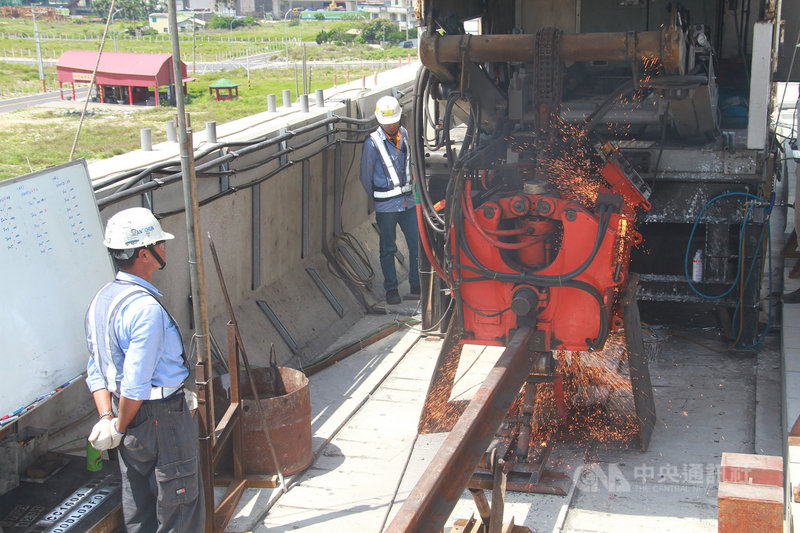 台中捷運綠線由台北捷運工程局興建,從土造工程開始,負責的工程師們進駐台中施工,承載市民對捷運的期待。(台中市政府提供)中央社記者蘇木春傳真 109年11月15日