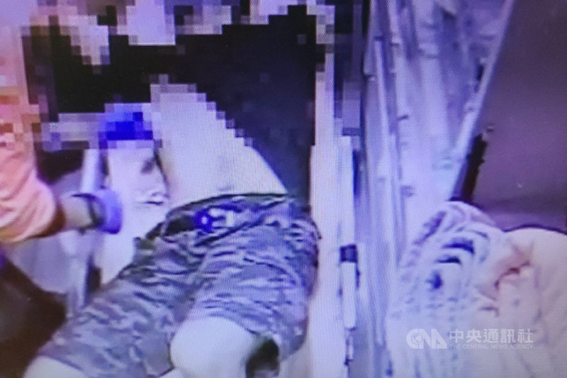 台南市鄭姓男子22日下午疑似因騎機車時與另名騎士發生行車糾紛,遭對方持刀刺傷送醫。(讀者提供)中央社記者楊思瑞台南傳真 109年11月22日