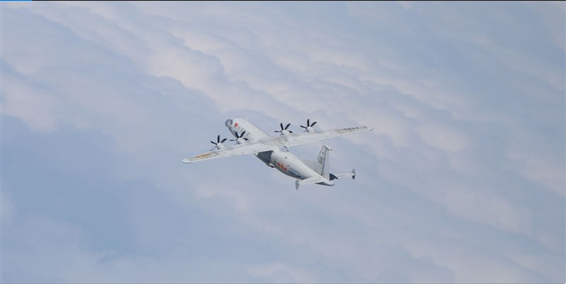 共軍1架運8反潛機、1架運-8技術偵察機(圖)28日侵犯台灣西南防空識別區,空軍派遣空中兵力應對、廣播驅離、防空飛彈追蹤監控。(圖取自國防部網頁mnd.gov.tw)