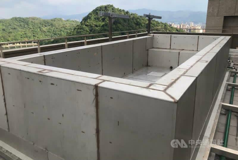 藝人羅志祥在台北市內湖區住處頂樓增設一座泳池被檢舉,台北市建管處認定違建要求自拆。(建管處提供)中央社記者劉建邦傳真 109年12月1日